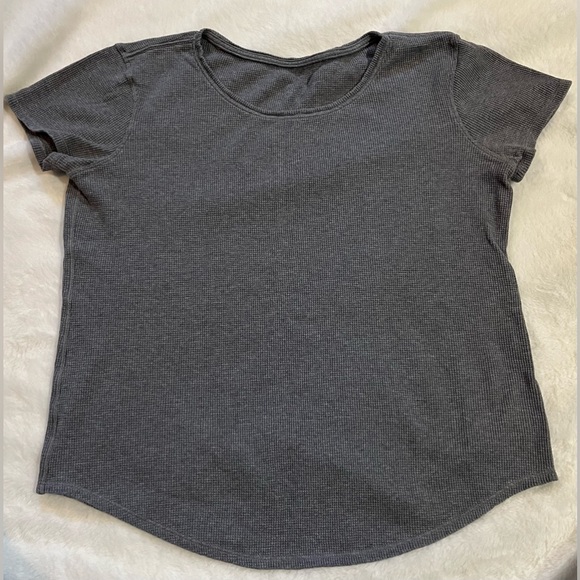 2 Lululemon women’s Love Crew III waffle Heathered Grey knit tshirts P2P 20” - Picture 3 of 9